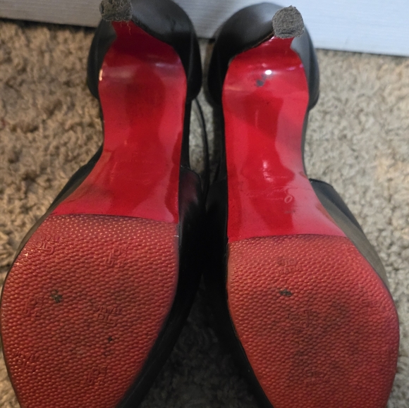 Christian Louboutin Heels Size 10 - Picture 9 of 12